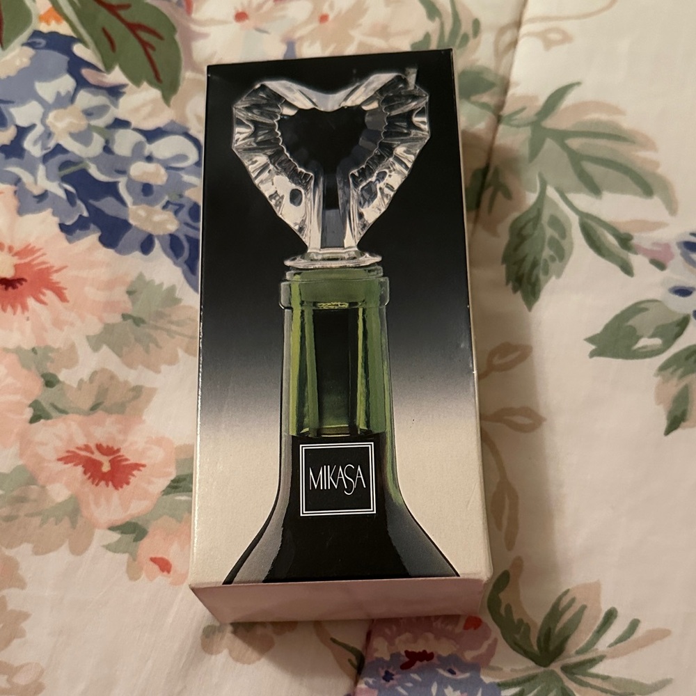 Mikasa Clear Crystal Heart Wine Stopper